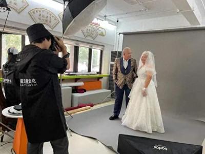 為歲月留影，讓愛(ài)永駐——社區(qū)公益攝影定格老人幸福時(shí)光